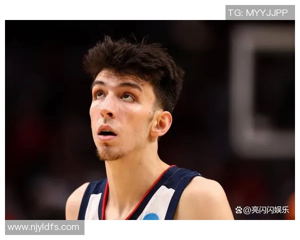 切特霍姆格伦的篮球之路与未来展望:从新秀到明星的成长历程